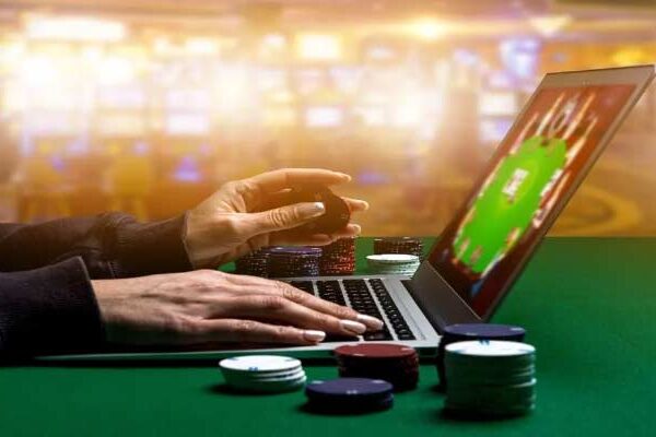 Online Poker Tournaments: Strategies & Tips